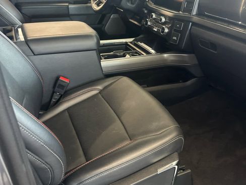 Used 2024 Ford F250 Lariat image 8