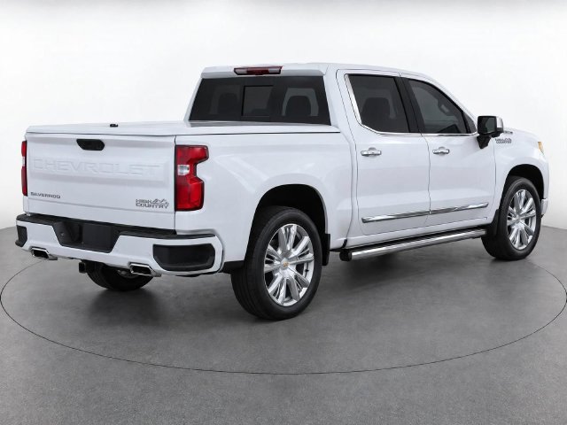 Used 2023 Chevrolet Silverado 1500 High Country w/ Technology Package AWD/4WD image 3