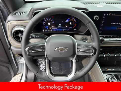 Used 2025 Chevrolet Colorado ZR2 w/ Midnight Edition AWD/4WD image 19