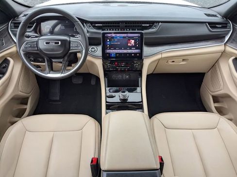 Certified 2023 Jeep Grand Cherokee Limited AWD/4WD image 21