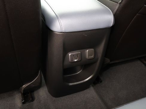 Used 2020 Chevrolet Colorado Z71 image 12