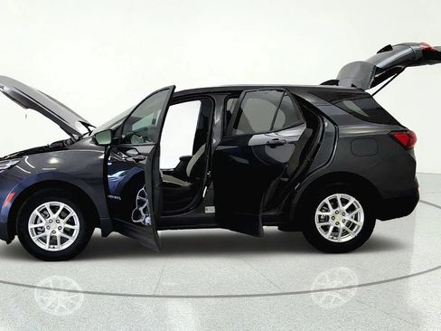 Used 2022 Chevrolet Equinox LS w/ LS Convenience Package FWD image 10