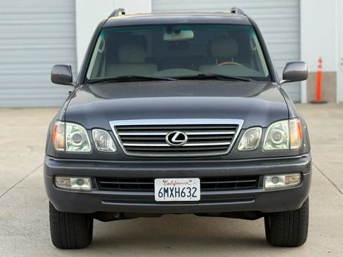 Used 2004 Lexus LX 470 4WD w/ Preferred Accessory Pkg image 4