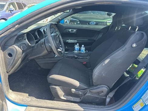 Used 2017 Ford Mustang Coupe RWD image 15