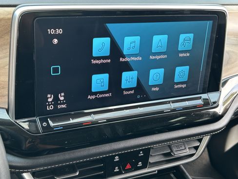 Used 2024 Volkswagen Atlas SE FWD image 22