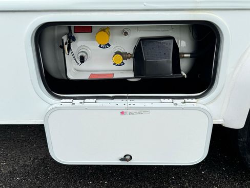 Used 2019 Chevrolet Express 4500 w/ RV Package RWD image 52