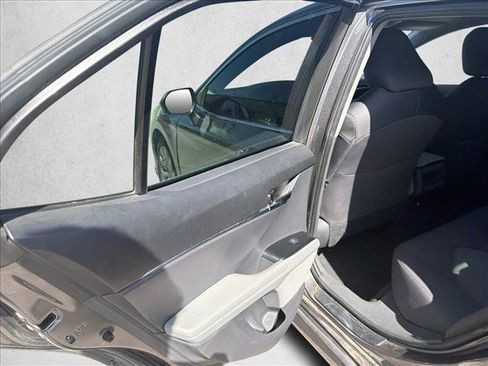 Used 2020 Toyota Camry LE FWD image 17