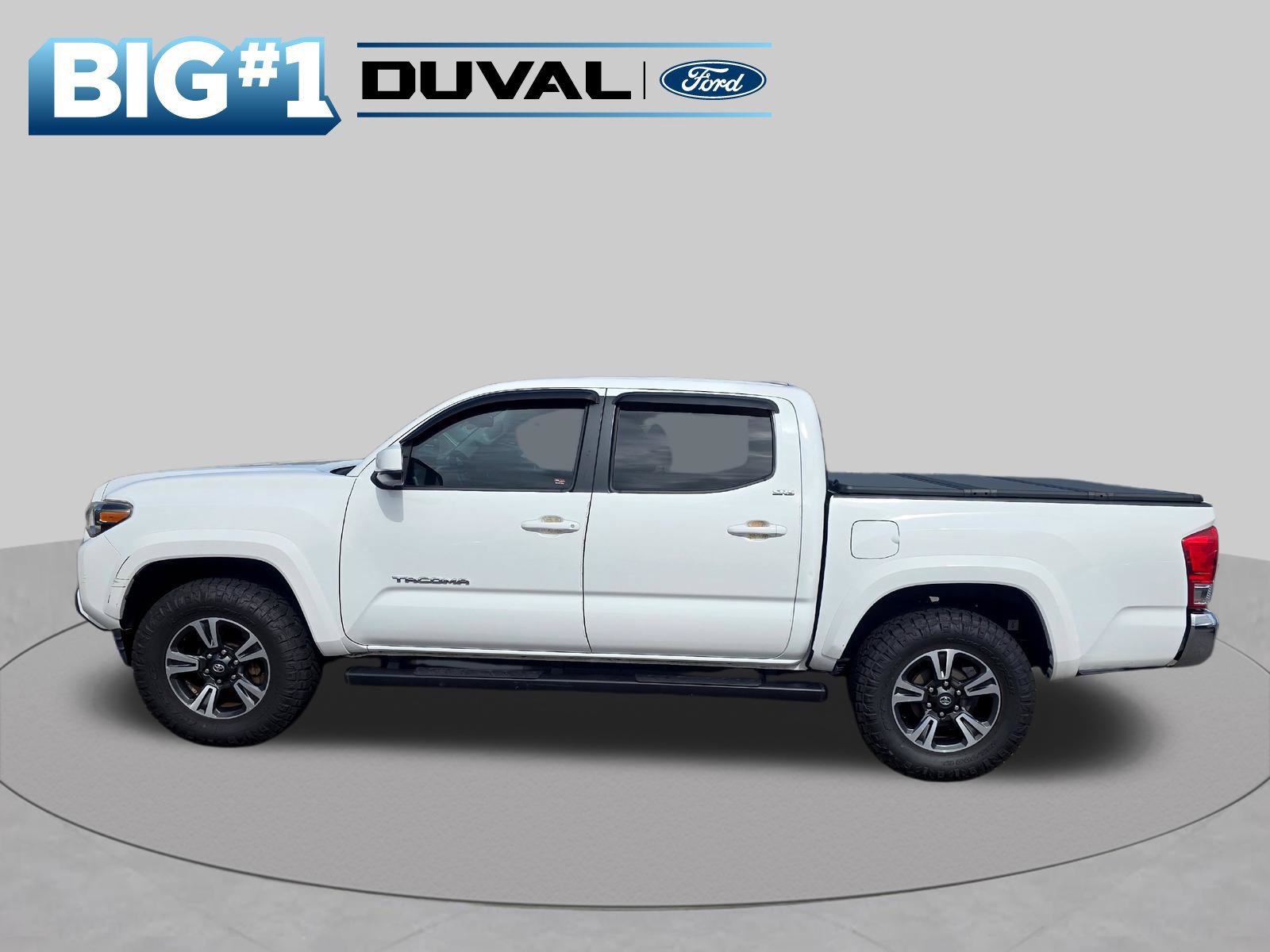 Used 2016 Toyota Tacoma SR5 w/ SR5 Appearance Package (SN) RWD image 8