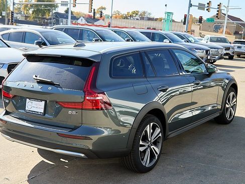 New 2026 Volvo V60 B5 Cross Country Plus w/ Climate Package image 9