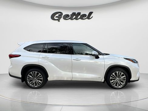 Used 2021 Toyota Highlander Platinum AWD/4WD image 4
