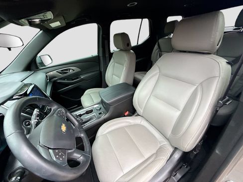 Used 2024 Chevrolet Traverse LT FWD image 18