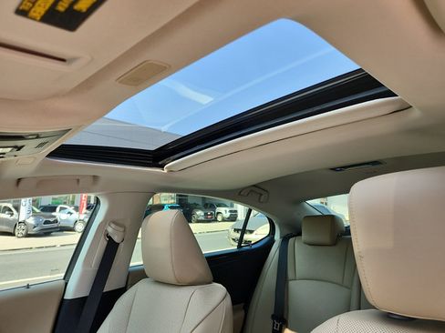 Used 2021 Lexus ES 250 w/ Premium Package AWD/4WD image 15
