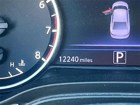 Used 2023 Nissan Maxima SR w/ Sport Mat Group image 12