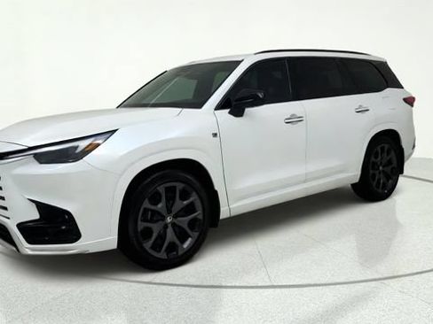 Used 2026 Lexus TX 500h AWD w/ Technology Package image 5