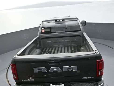 New 2026 RAM 2500 Laramie AWD/4WD image 17