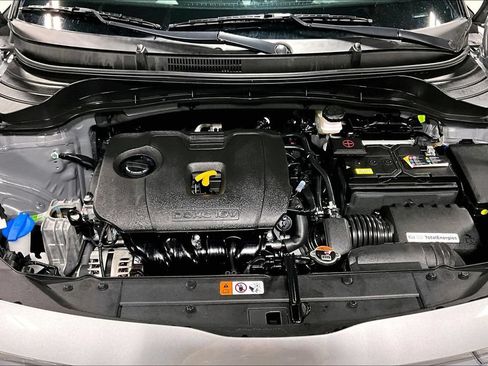 Used 2025 Kia Soul LX FWD image 11