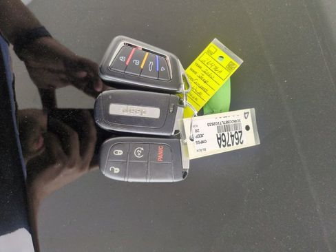 Used 2020 Jeep Compass Latitude image 28