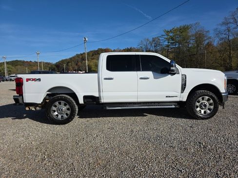 Used 2023 Ford F250 Lariat w/ Chrome Package image 4