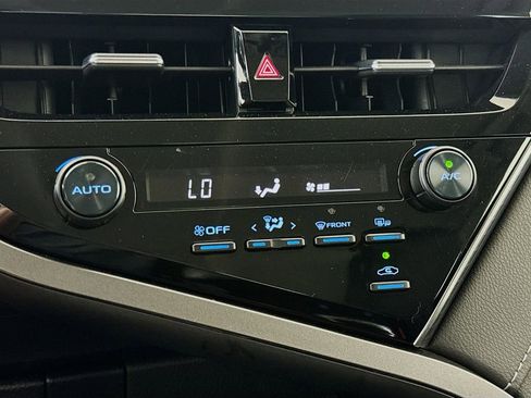 Used 2024 Toyota Camry SE FWD image 16