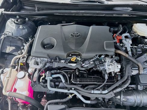 Used 2025 Toyota Camry LE image 31