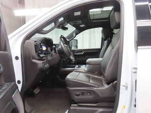 Used 2024 Chevrolet Silverado 3500 High Country w/ High Country Premium Package AWD/4WD image 12