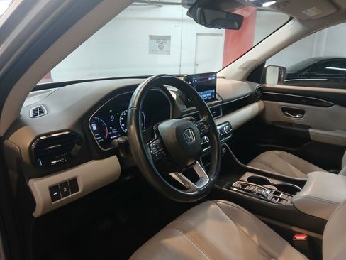 Used 2023 Honda Pilot Touring image 8