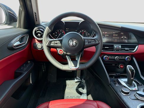 Used 2021 Alfa Romeo Giulia Sprint w/ Sun & Sound Package image 16