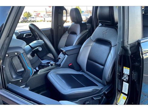 Used 2024 Ford Bronco Black Diamond image 27