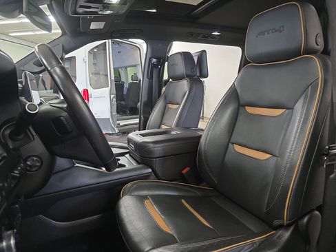 Used 2021 GMC Yukon XL AT4 w/ AT4 Premium Plus Package AWD/4WD image 16