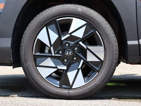 Used 2024 Hyundai Kona SEL AWD/4WD image 9