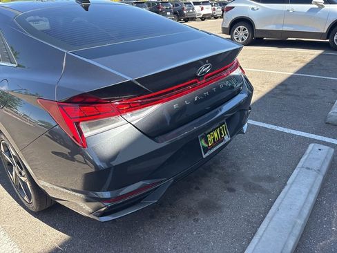 Used 2023 Hyundai Elantra Limited image 8