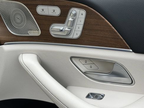 Certified 2024 Mercedes-Benz GLE 450 4MATIC image 17