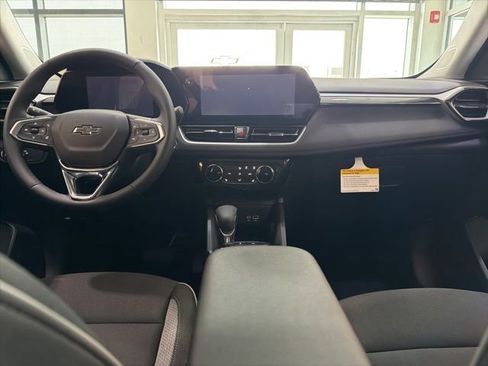 New 2026 Chevrolet TrailBlazer LT w/ Midnight Edition FWD image 14