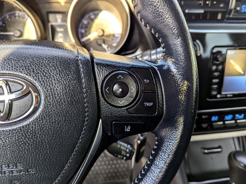 Used 2018 Toyota Corolla iM image 16