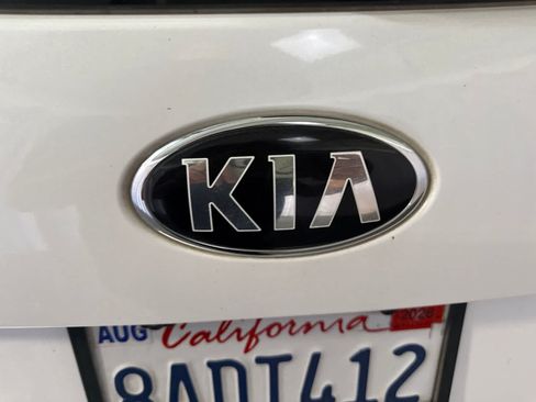 Used 2017 Kia Sorento AWD w/ LX V6 Convenience Package image 14