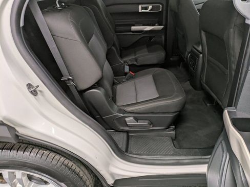Used 2022 Ford Explorer XLT image 25