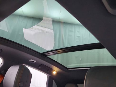 Used 2022 Porsche Macan image 18