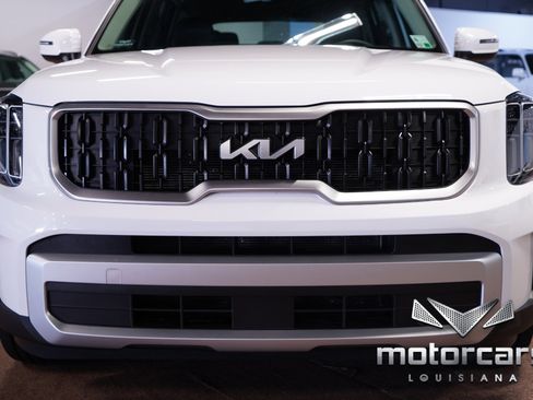 Used 2025 Kia Telluride EX image 10
