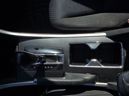 Used 2015 Honda Accord Sport image 30