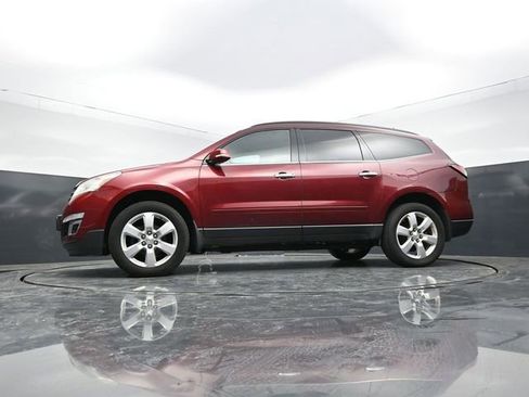 Used 2017 Chevrolet Traverse LT w/ Style and Technology Package FWD image 46