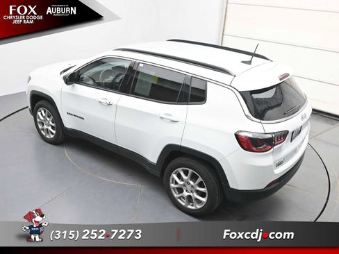 Used 2023 Jeep Compass Latitude AWD/4WD image 31