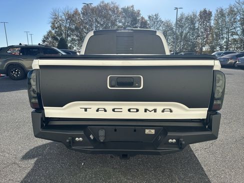 Used 2022 Toyota Tacoma SR5 image 7