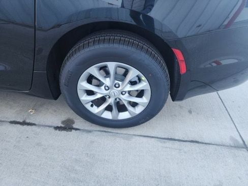 New 2026 Chrysler Pacifica Select AWD/4WD image 23