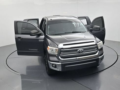 Used 2017 Toyota Tundra SR5 w/ TRD Off Road Package AWD/4WD image 47