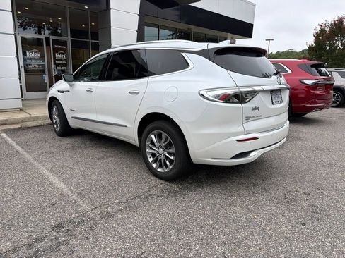 Used 2022 Buick Enclave Avenir w/ Avenir Technology Package AWD/4WD image 2