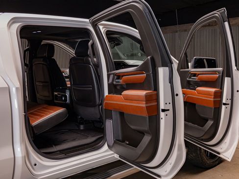 Used 2023 GMC Sierra 1500 Denali Ultimate image 30