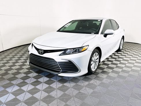 Used 2024 Toyota Camry LE w/ Convenience Package FWD image 7