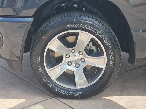 New 2026 RAM 1500 Express AWD/4WD image 34