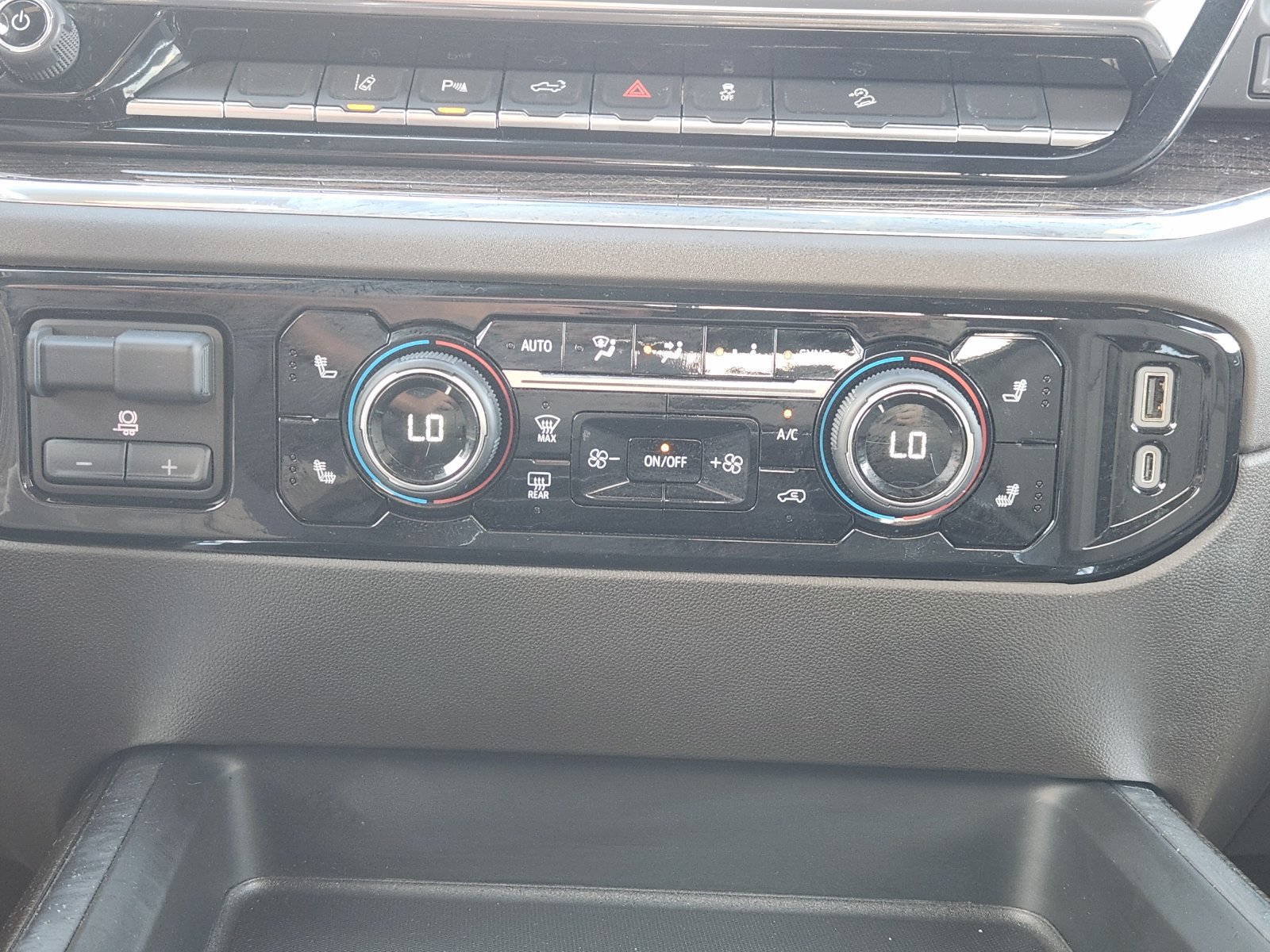 Used 2025 Chevrolet Silverado 2500 LT w/ Texas Edition AWD/4WD image 22