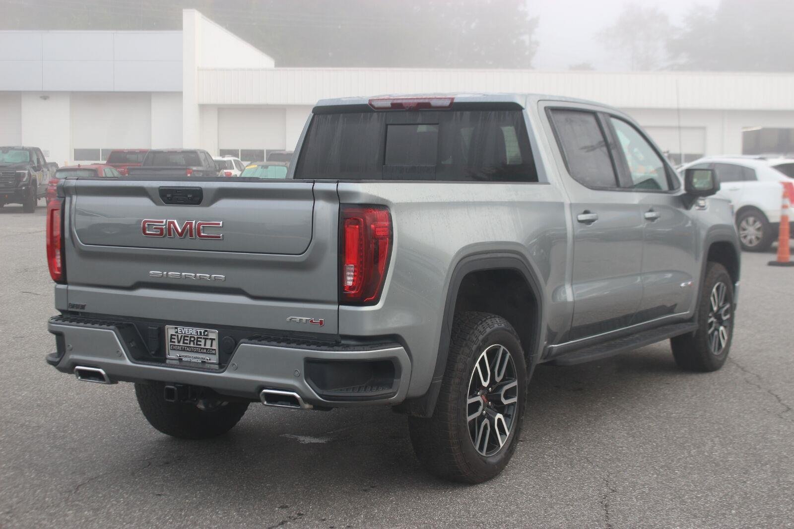 Used 2025 GMC Sierra 1500 AT4 w/ AT4 Premium Package AWD/4WD image 7